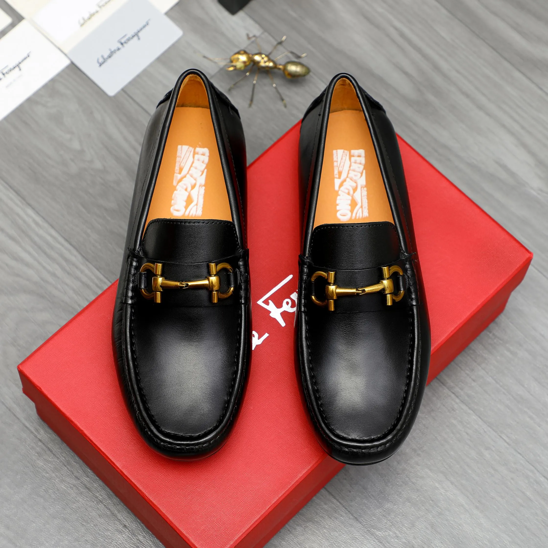 Men's shoes 💰400 Product trademark: Ferragamo "Ferragamo" business slip-on shoes Regular size: 38-45 (45 is custom-made and non-returnable) Product materials: Selected high-quality cowhide upper, pigskin lining, rubber bean outsole